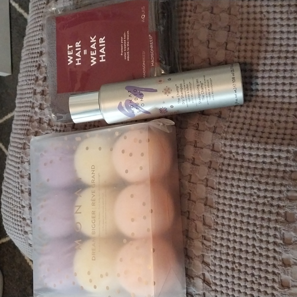 Hair bundle including Monat dry shampoo.